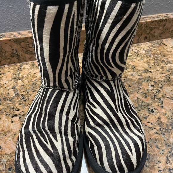 Zebra UGG - Picture 2 of 2